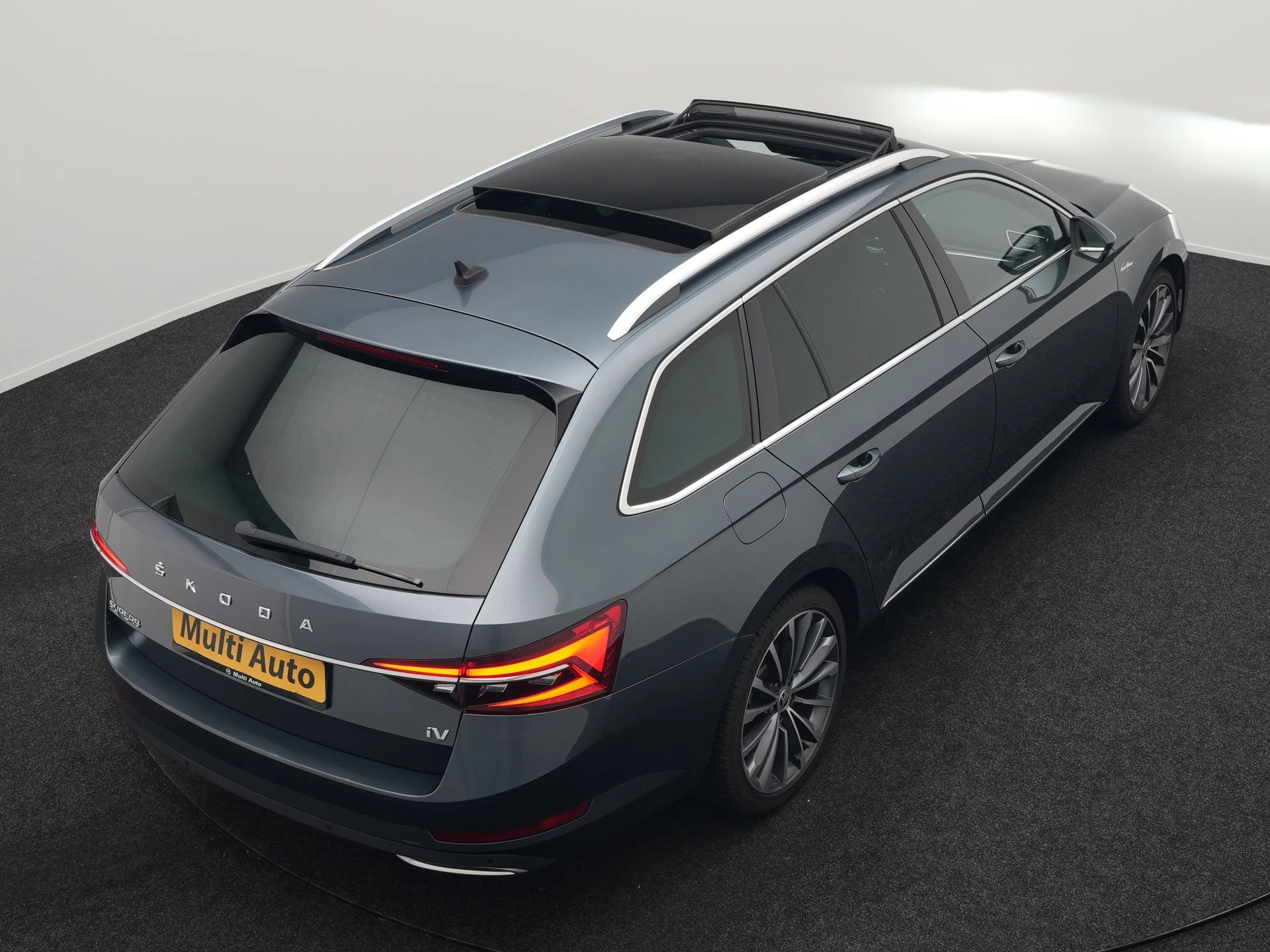 Hoofdafbeelding Škoda Superb