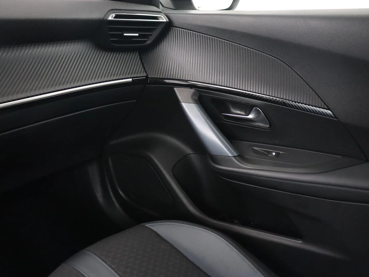 Hoofdafbeelding Peugeot e-2008