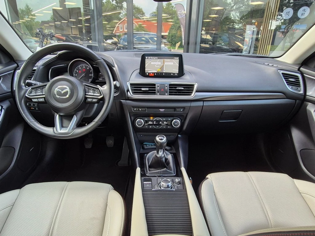 Hoofdafbeelding Mazda 3