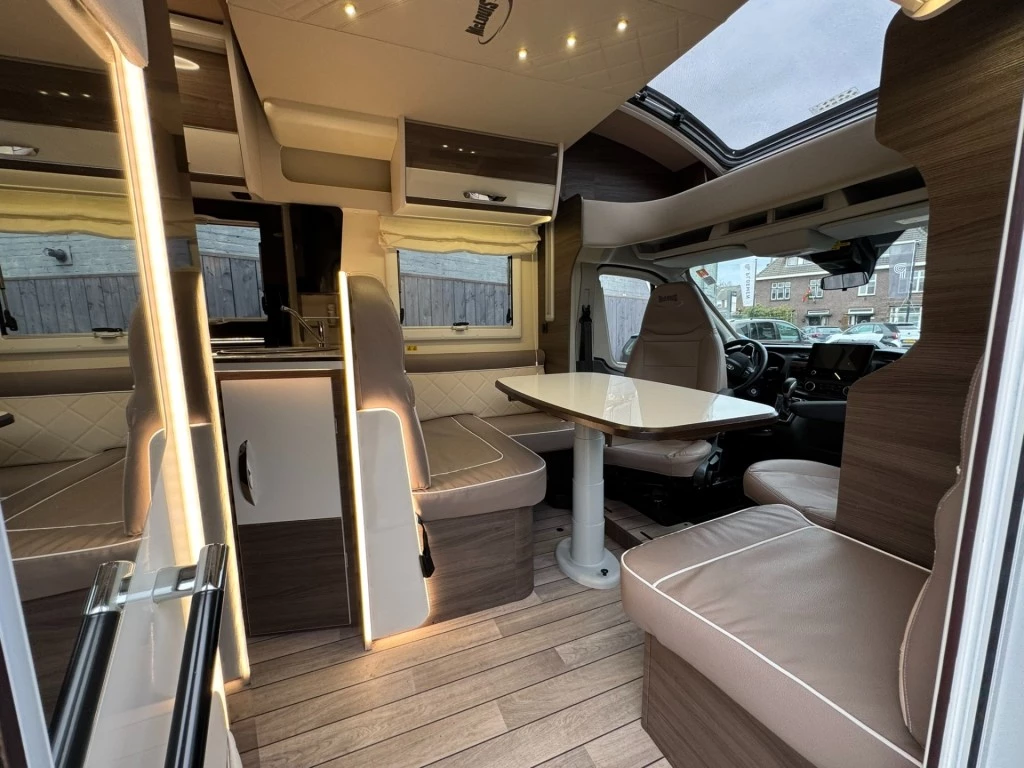 Hoofdafbeelding McLouis Carat 473