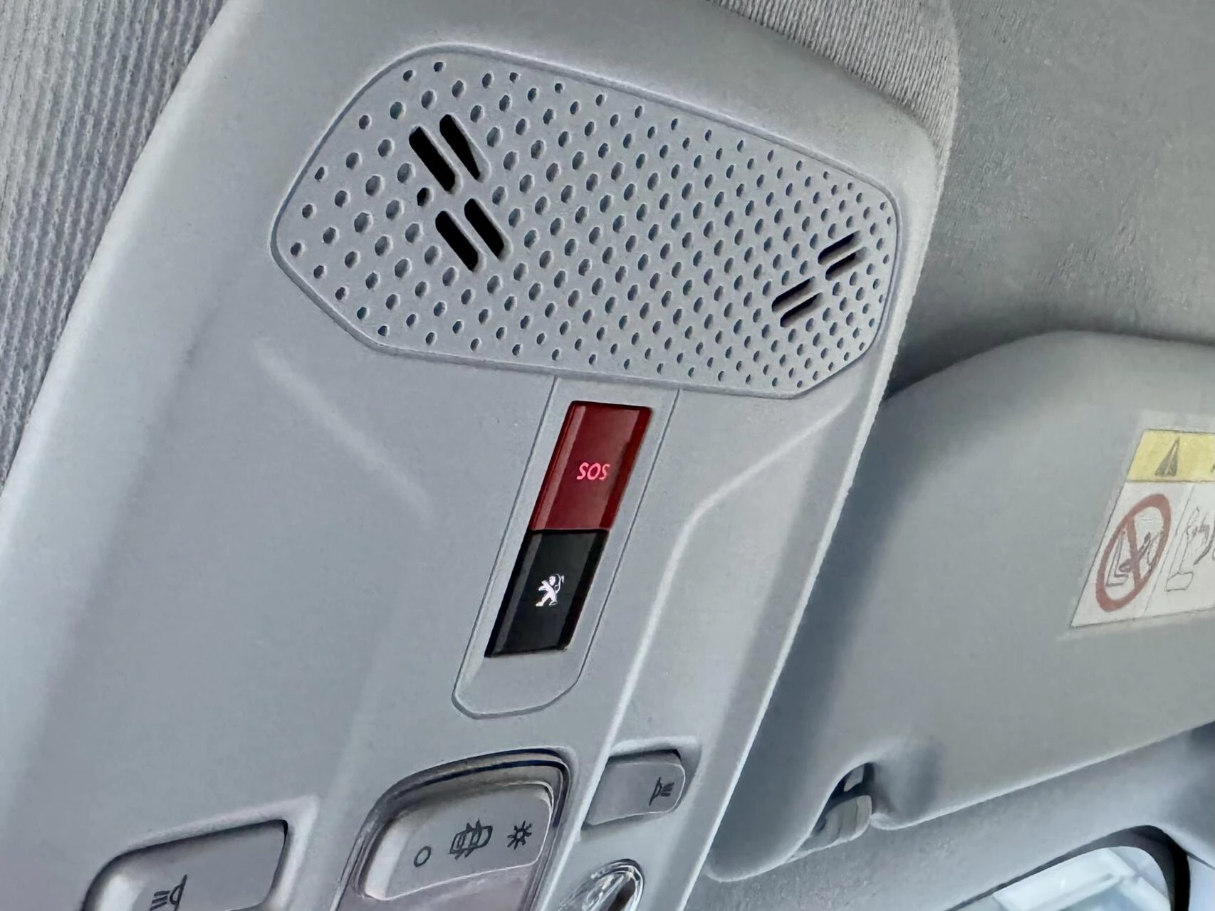 Hoofdafbeelding Peugeot e-208