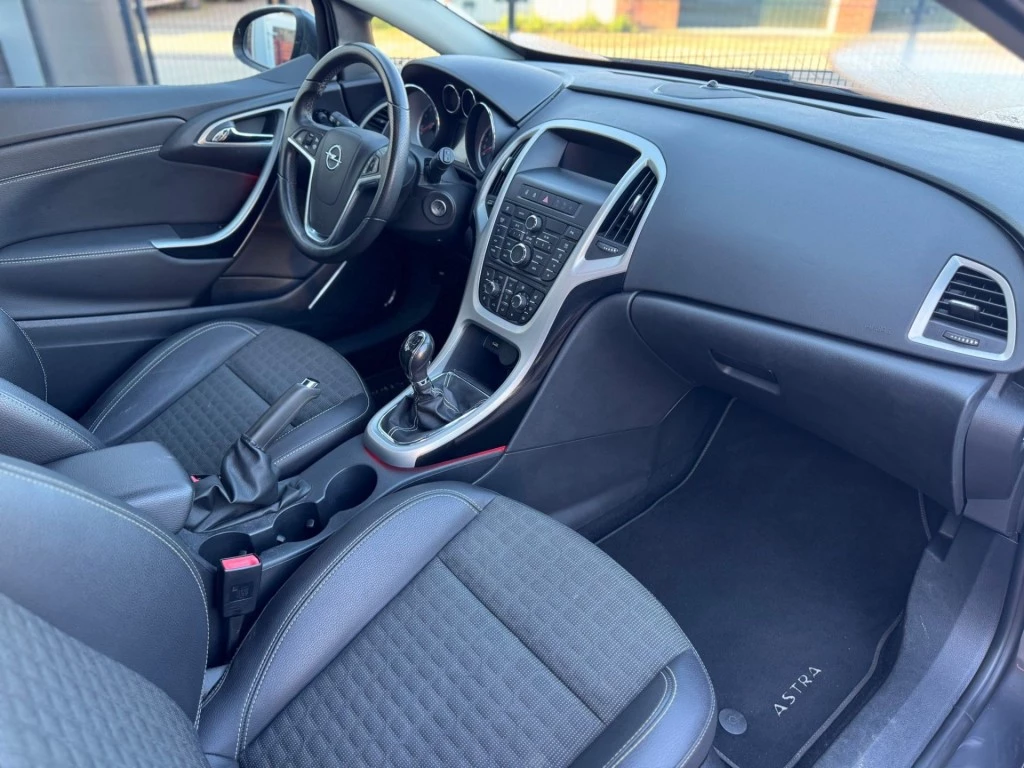 Hoofdafbeelding Opel Astra