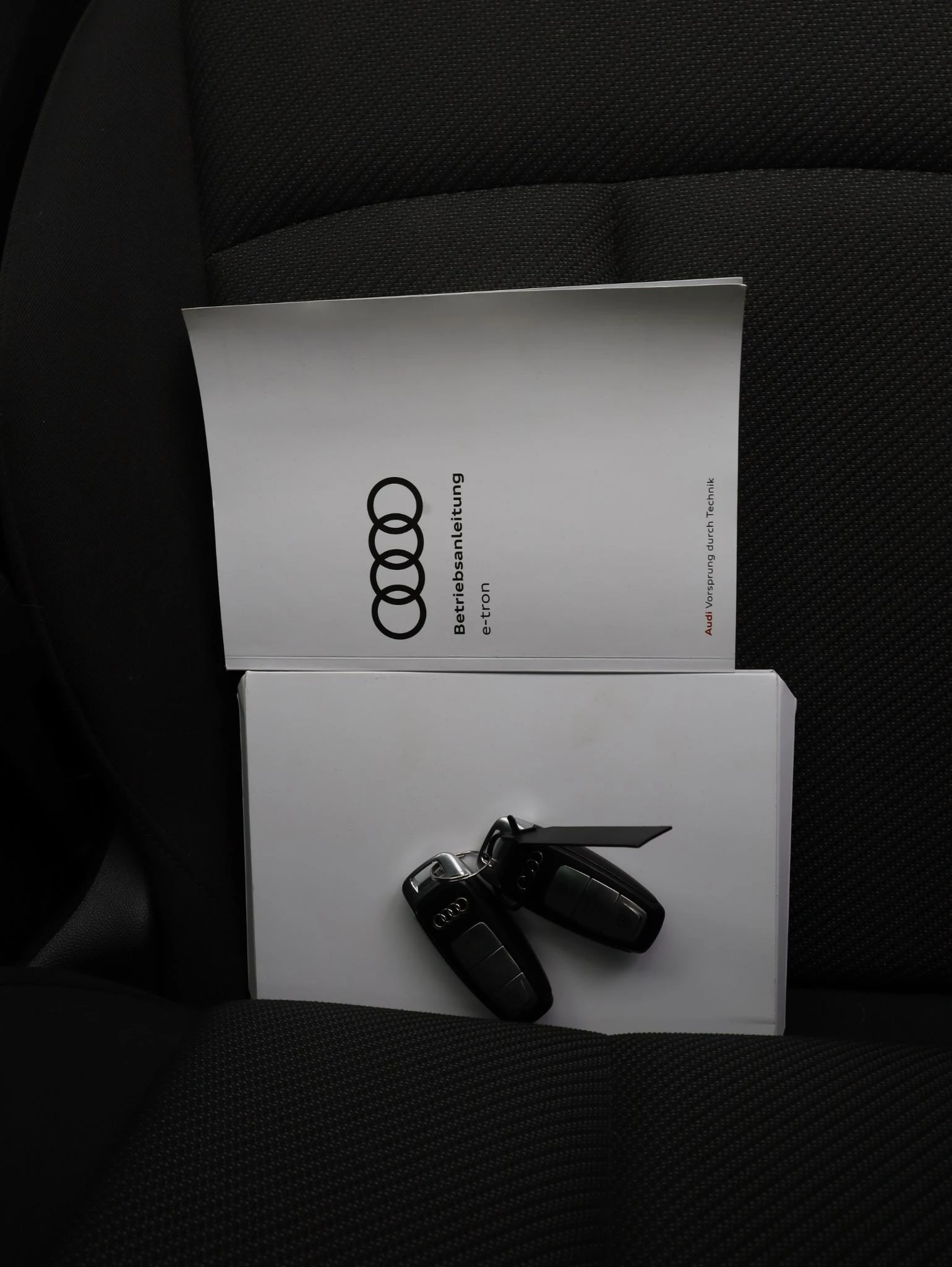 Hoofdafbeelding Audi e-tron