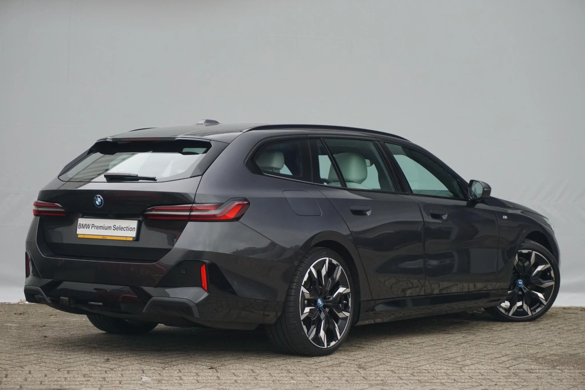 Hoofdafbeelding BMW i5