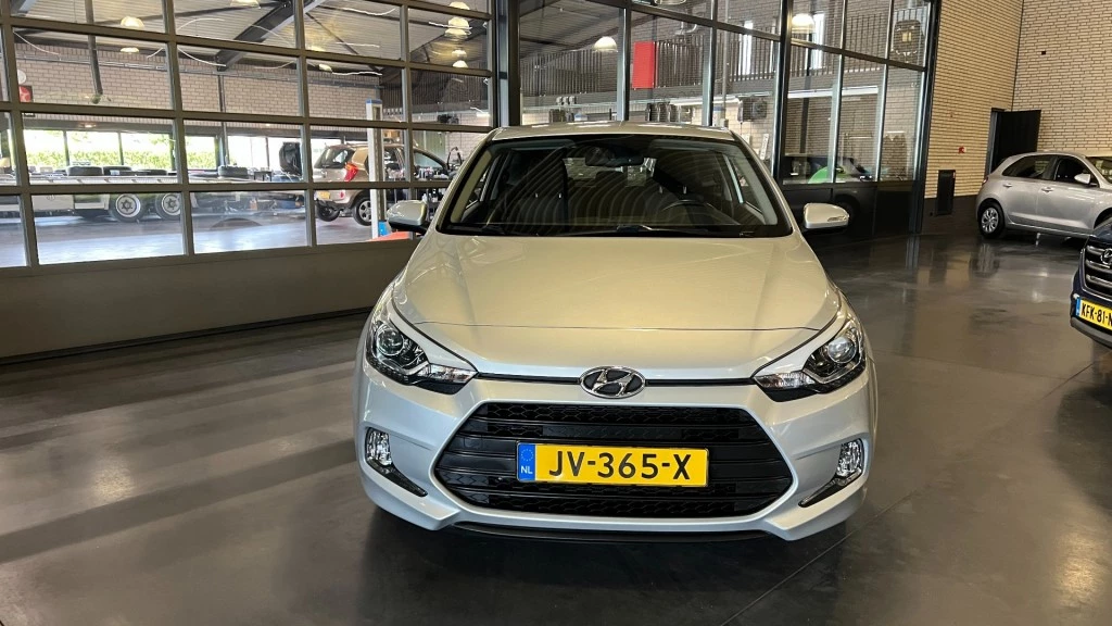 Hoofdafbeelding Hyundai i20