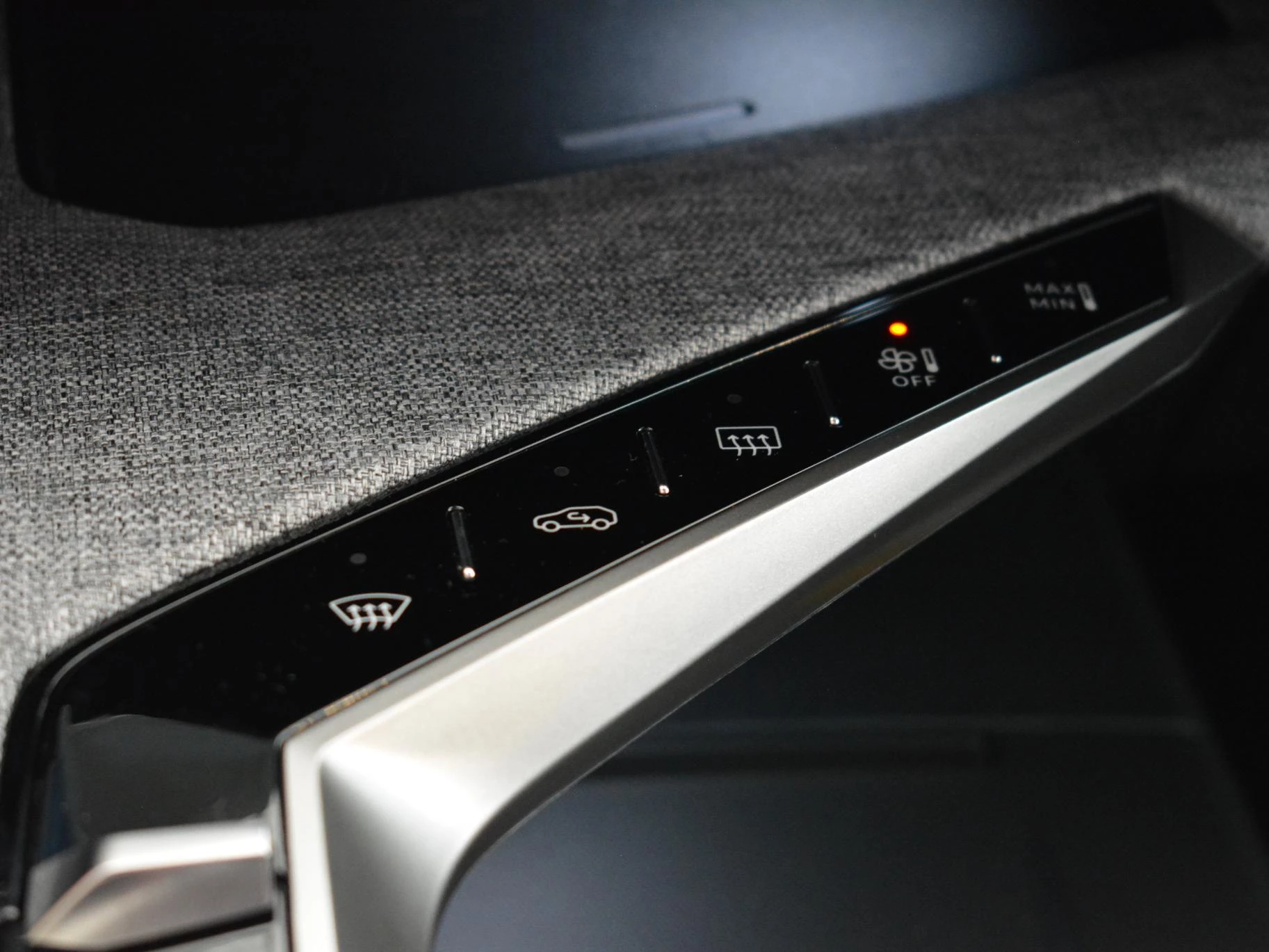 Hoofdafbeelding Peugeot e-3008