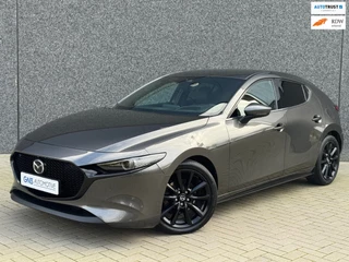 Hoofdafbeelding Mazda 3 Mazda 3 2.0 e-SkyActiv-X M Hybrid 180 Luxury | Head-Up display | ACC | Dodehoekassistent | Memory stoel | 360 camera | Bose | Navi