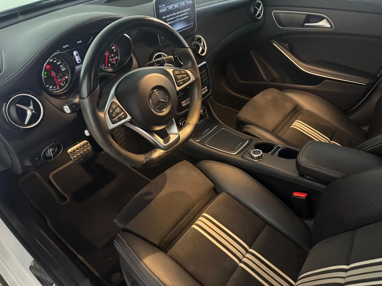 Hoofdafbeelding Mercedes-Benz CLA
