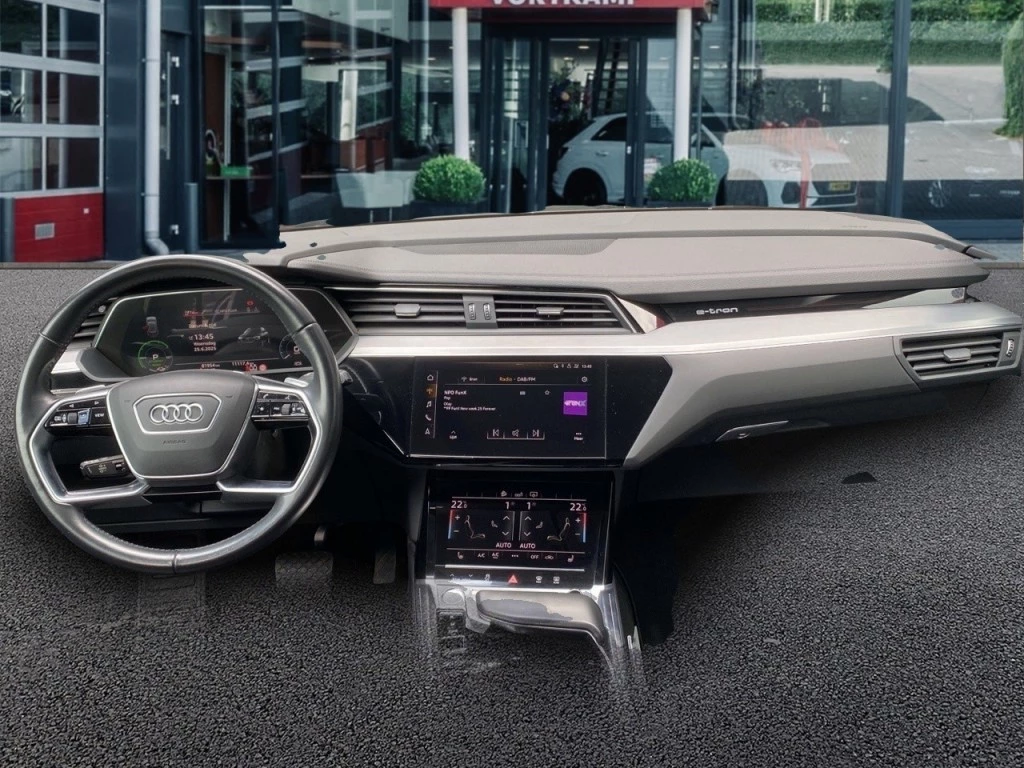 Hoofdafbeelding Audi e-tron
