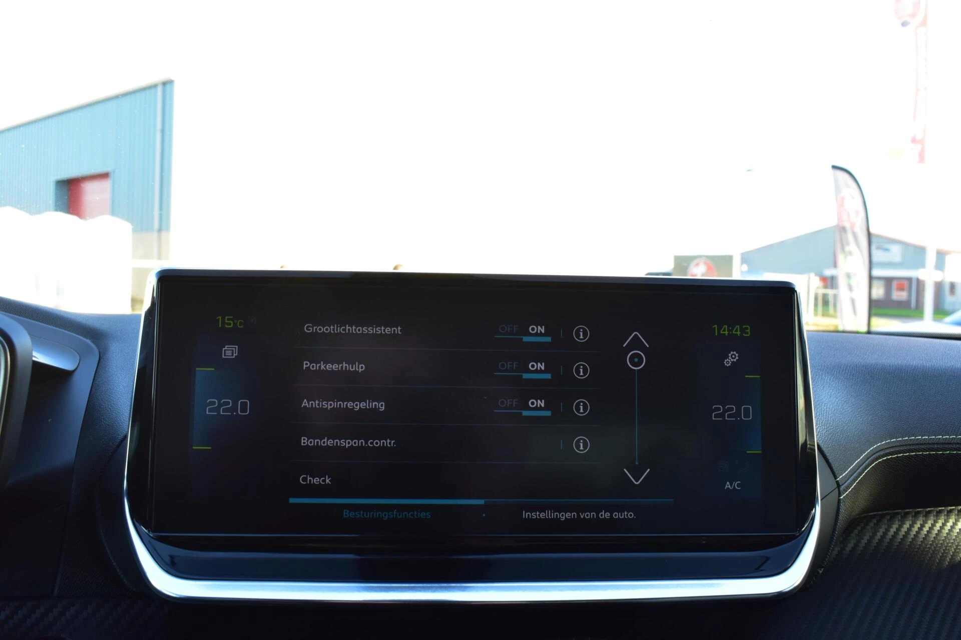 Hoofdafbeelding Peugeot e-2008