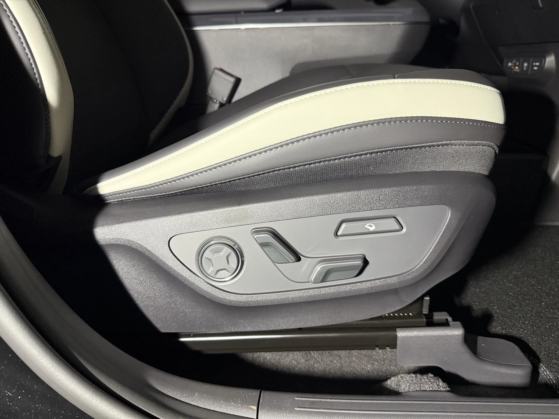 Hoofdafbeelding Kia EV5