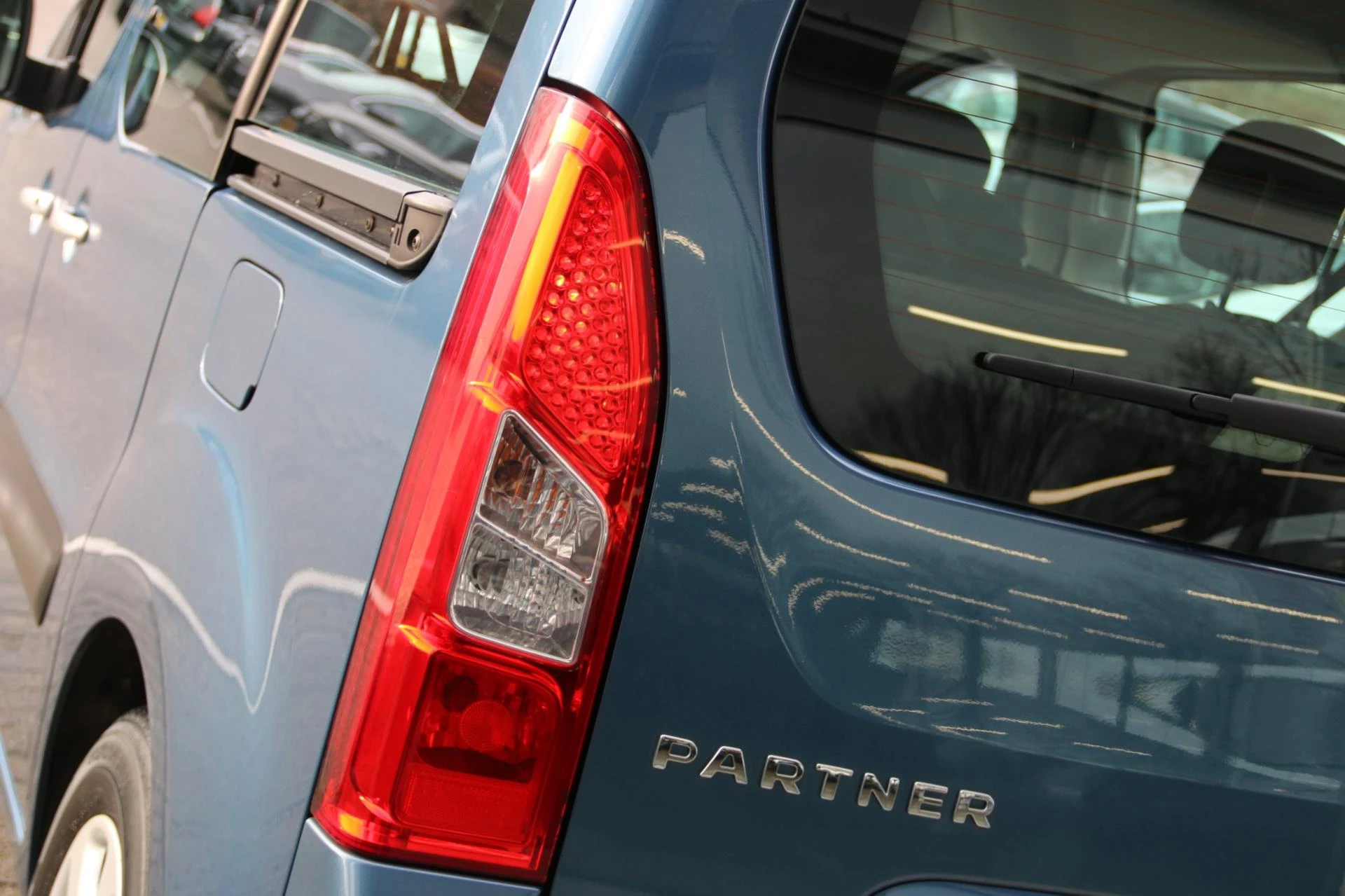 Hoofdafbeelding Peugeot Partner