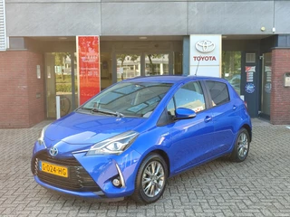 Toyota Yaris 1.5 Hybrid DYNAMIC NAVI KEYLESS CAMERA CRUISE DAB+ CLIMA 15'' LM-VELGEN BLUETOOTH NL-AUTO