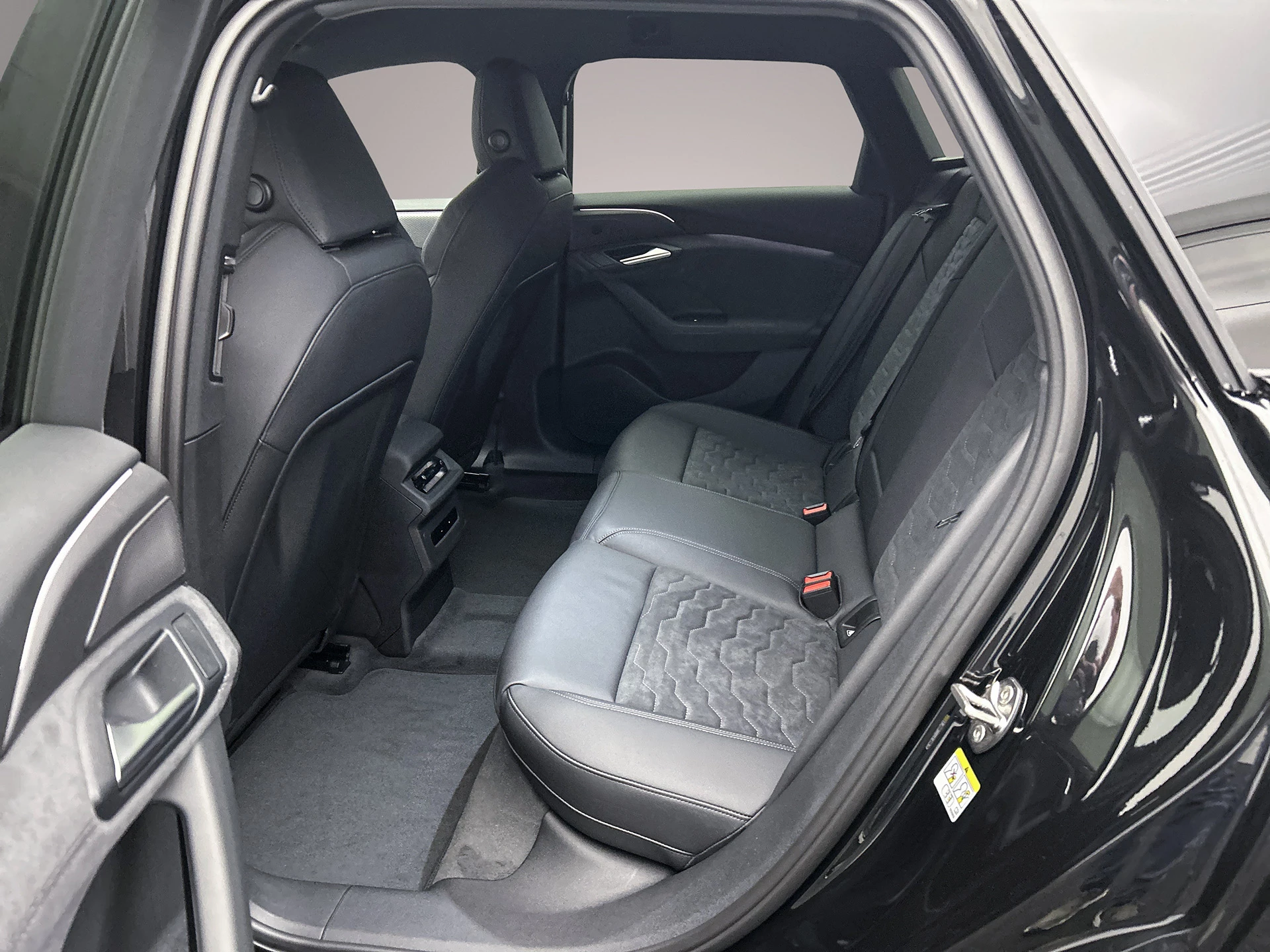 Hoofdafbeelding Audi A6 Avant e-tron