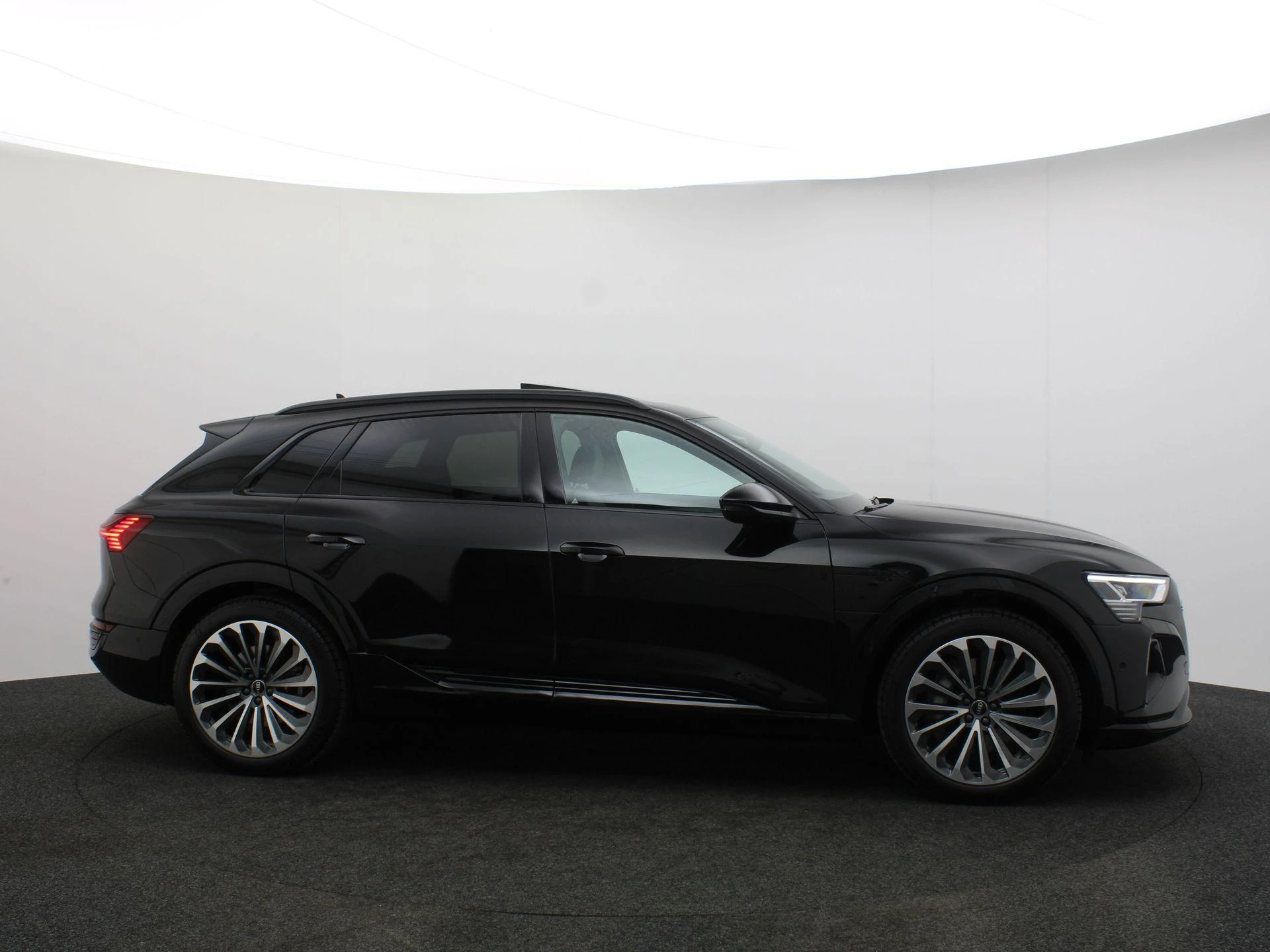 Hoofdafbeelding Audi Q8 e-tron
