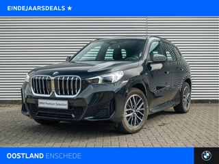Hoofdafbeelding BMW X1 BMW X1 sDrive18i M Sport Automaat / Sportstoelen / Achteruitrijcamera / M Adaptief onderstel / Comfort Access / Adaptieve LED / Stoelverwarming