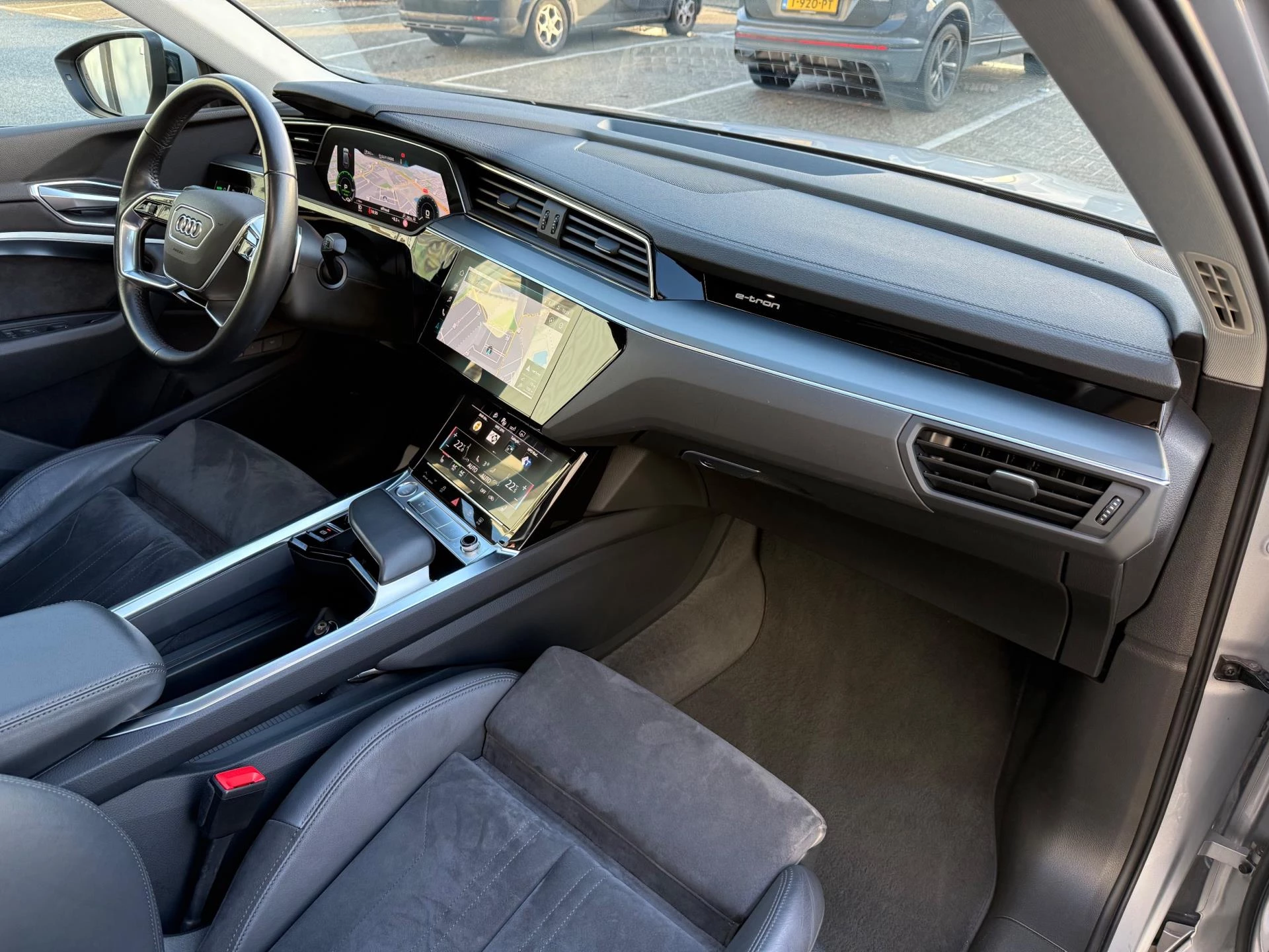 Hoofdafbeelding Audi e-tron