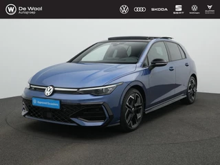 Volkswagen Golf 1.5 eTSI 150 pk DSG R-Line | Panoramadak | Trekhaak | Standkachel | IQ Light | Head-up display | Achteruitrijcamera | Stuur-/achterbankverwarming