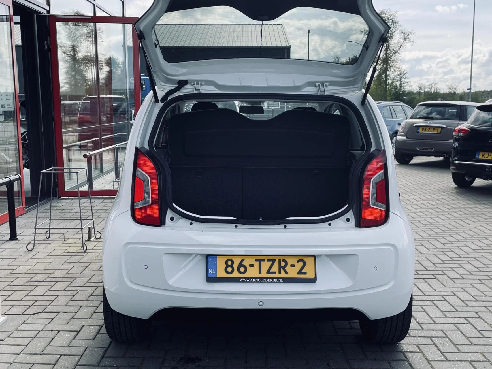 Hoofdafbeelding Volkswagen up!