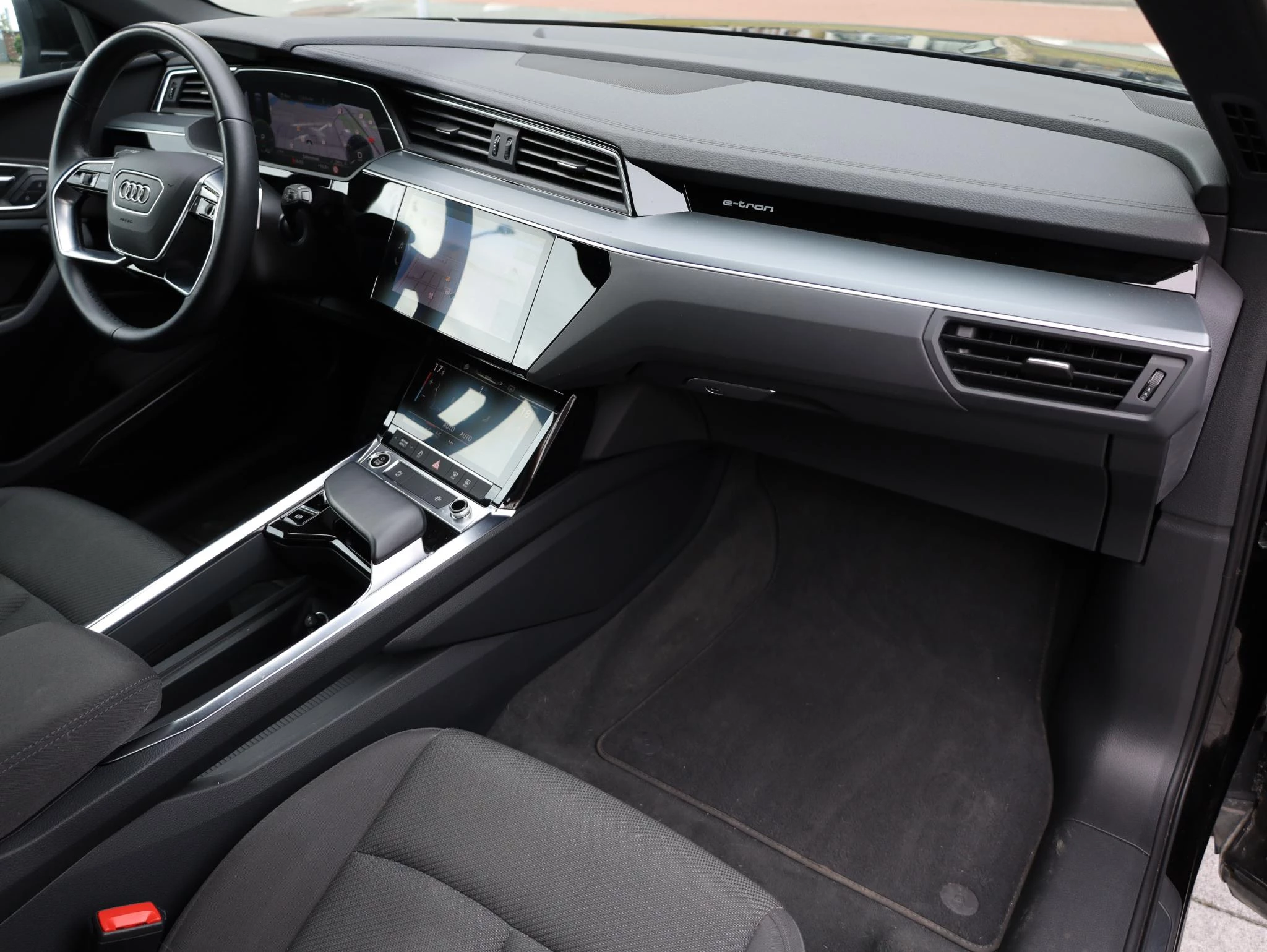Hoofdafbeelding Audi e-tron