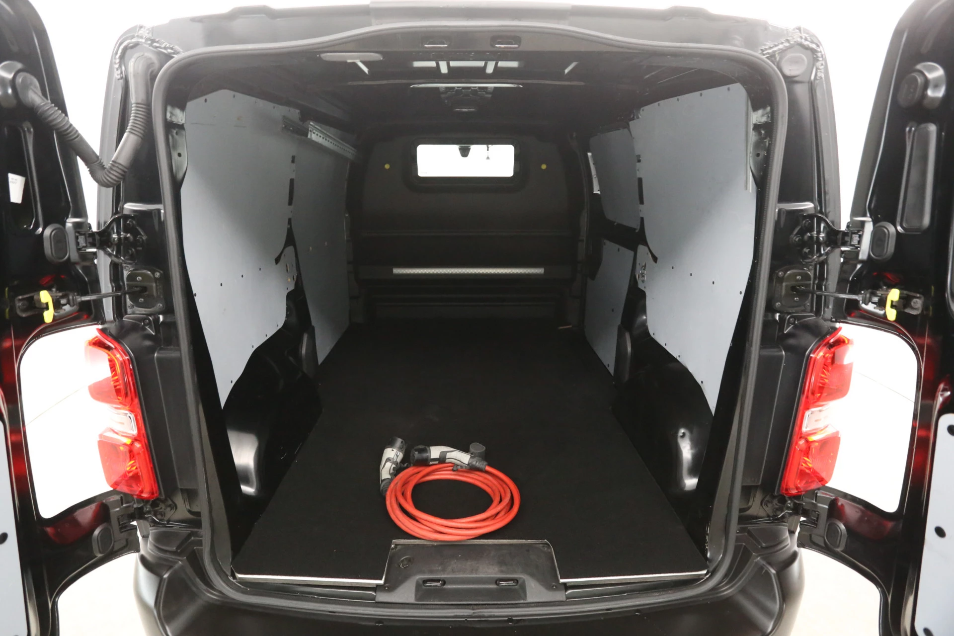 Hoofdafbeelding Peugeot e-Expert