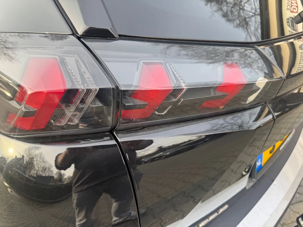 Hoofdafbeelding Peugeot e-2008