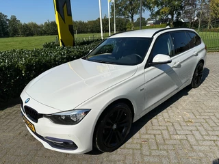Hoofdafbeelding BMW 3 Serie BMW 3 Serie Touring 318i Aut8 Sport Keyless/Leder/Navi