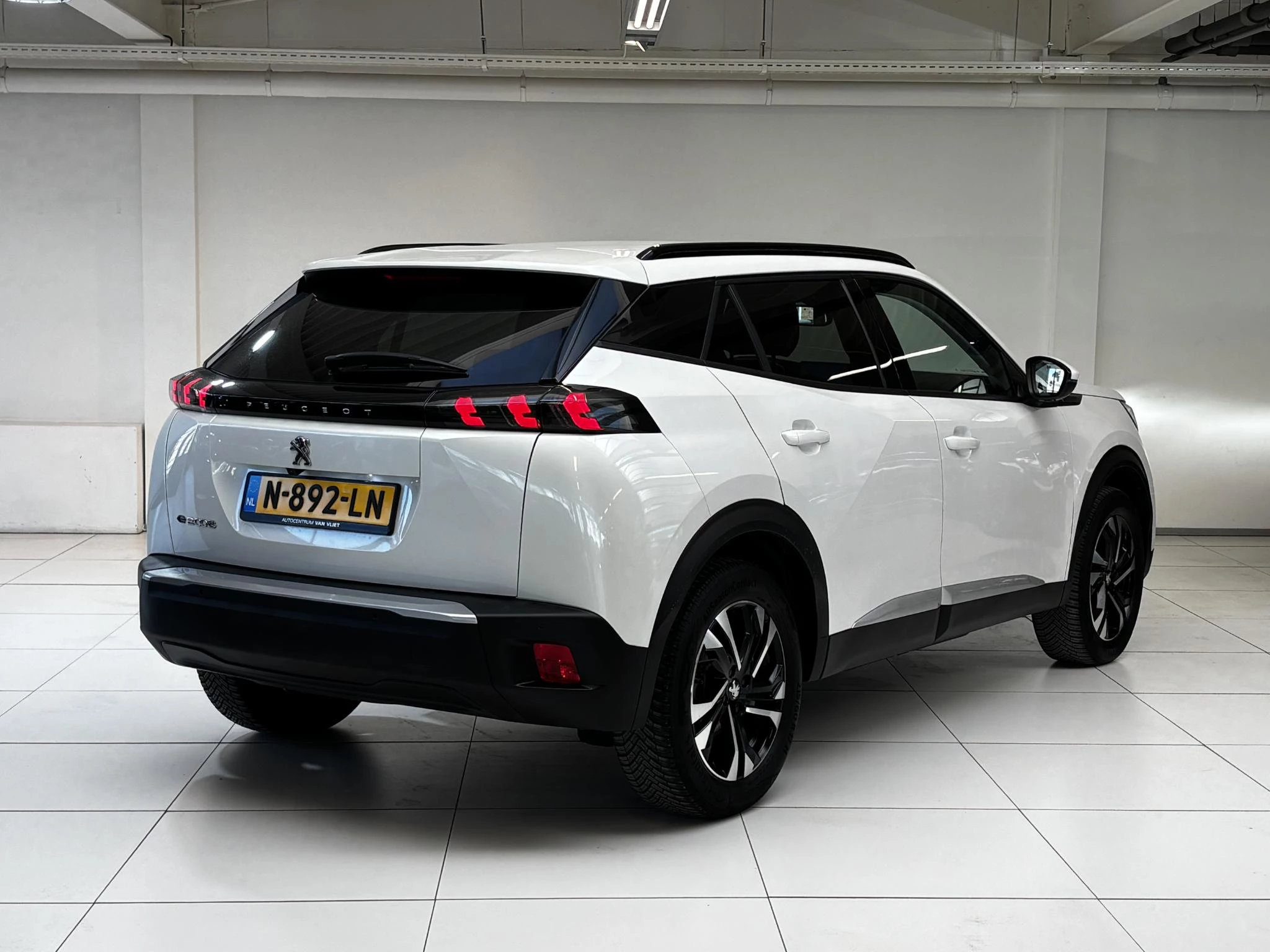 Hoofdafbeelding Peugeot e-2008