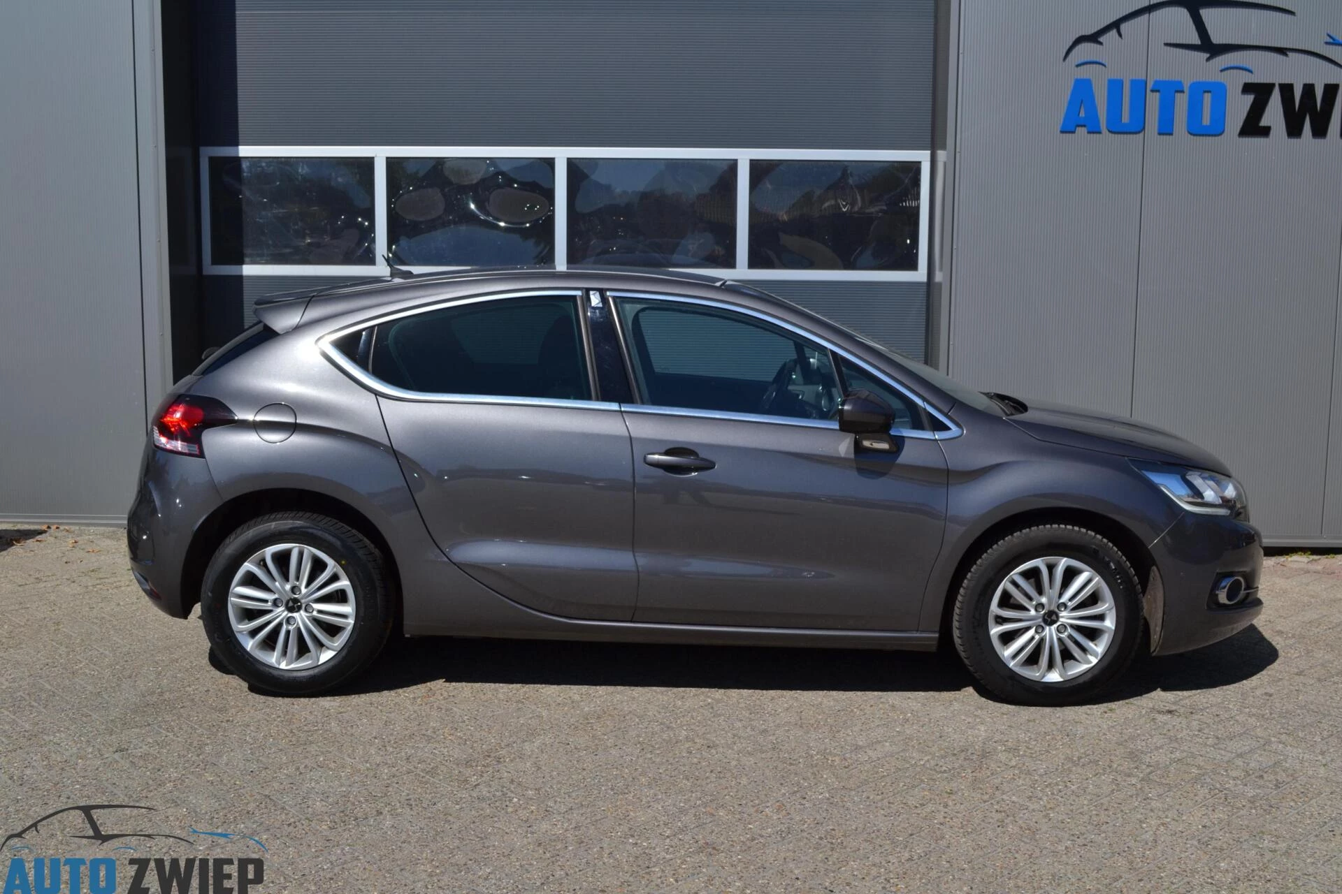 Hoofdafbeelding DS DS 4