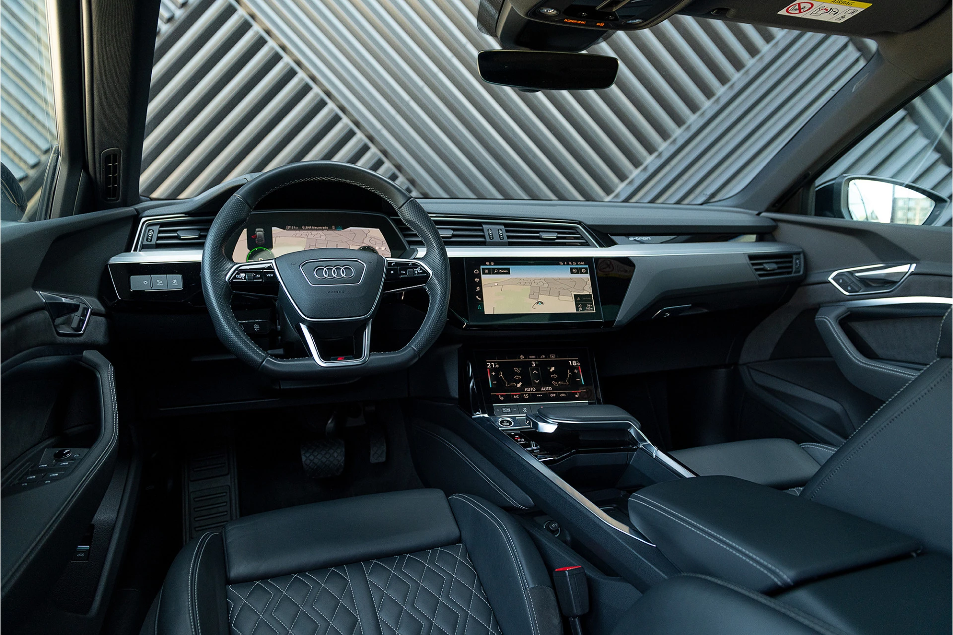 Hoofdafbeelding Audi e-tron