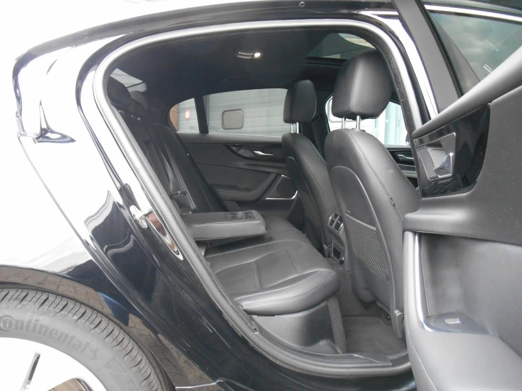 Hoofdafbeelding Jaguar XE