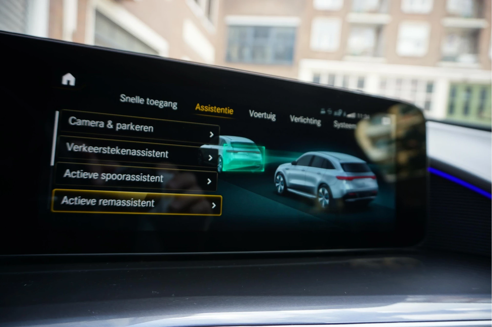 Hoofdafbeelding Mercedes-Benz EQC