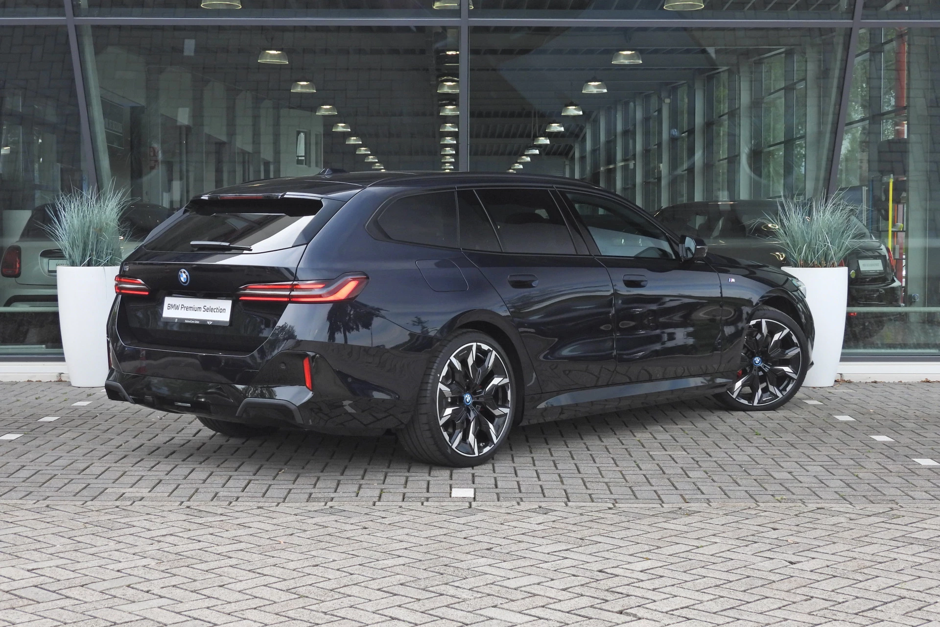 Hoofdafbeelding BMW i5