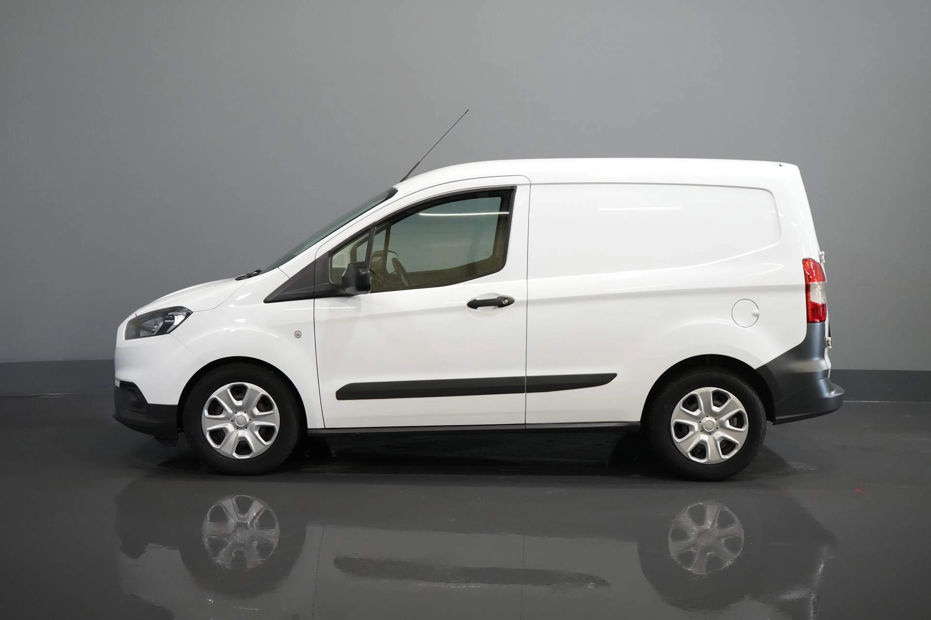 Hoofdafbeelding Ford Transit Courier