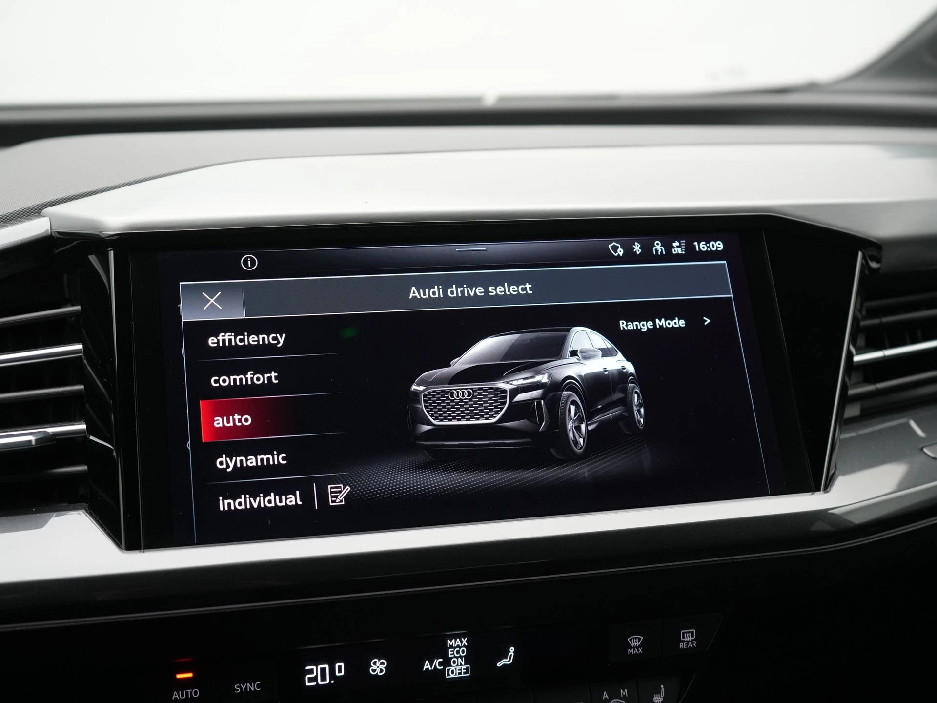 Hoofdafbeelding Audi Q4 e-tron