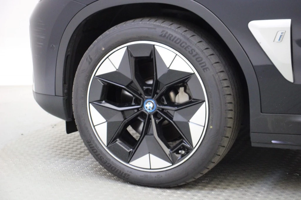 Hoofdafbeelding BMW iX3