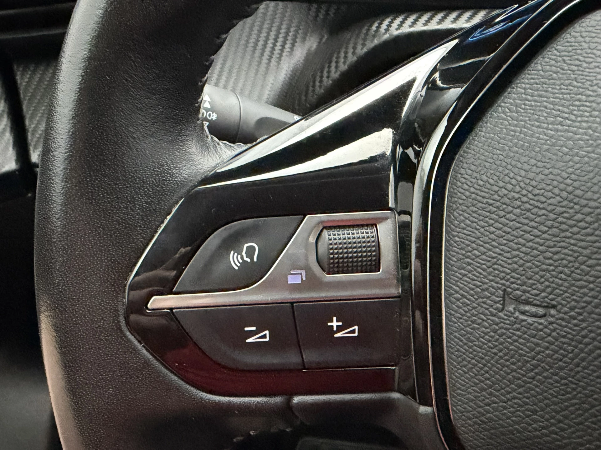 Hoofdafbeelding Peugeot e-2008