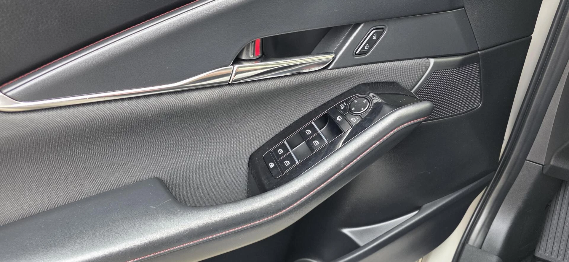 Hoofdafbeelding Mazda CX-30