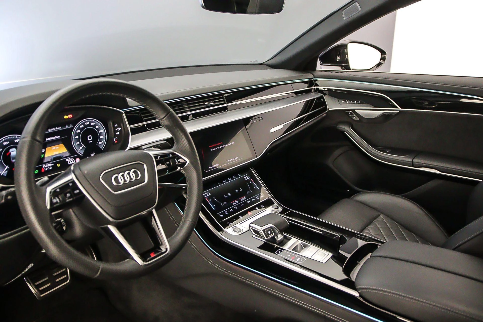 Hoofdafbeelding Audi A8