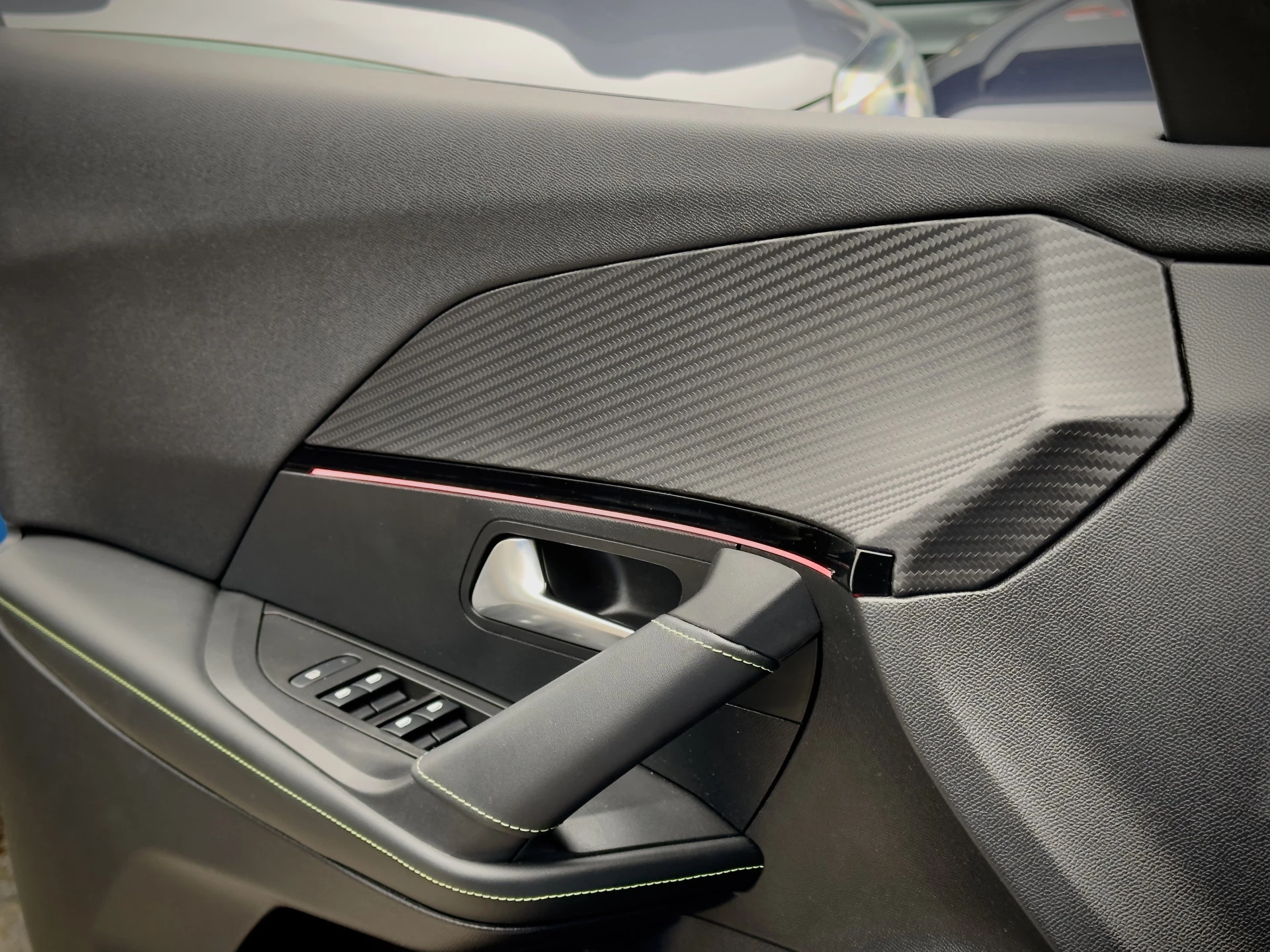 Hoofdafbeelding Peugeot e-2008