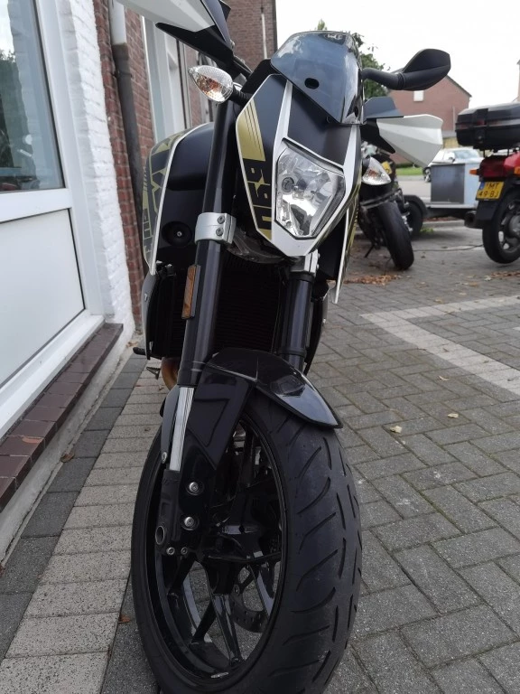 Hoofdafbeelding KTM 690