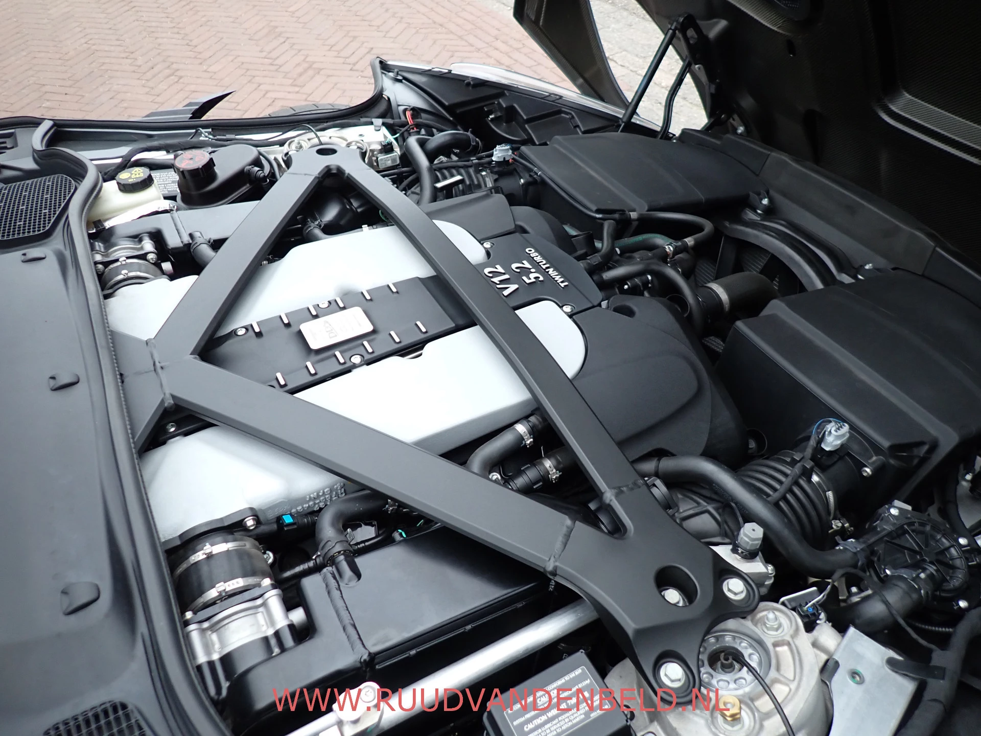 Hoofdafbeelding Aston Martin DBS