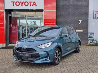 Toyota Yaris 1.5 Hybrid 115 Dynamic COMFORT PACK NIEUW&DIRECT LEVERBAAR! PARKEERSENSOREN STOEL/STUURVERWARMING NAVIGATIE
