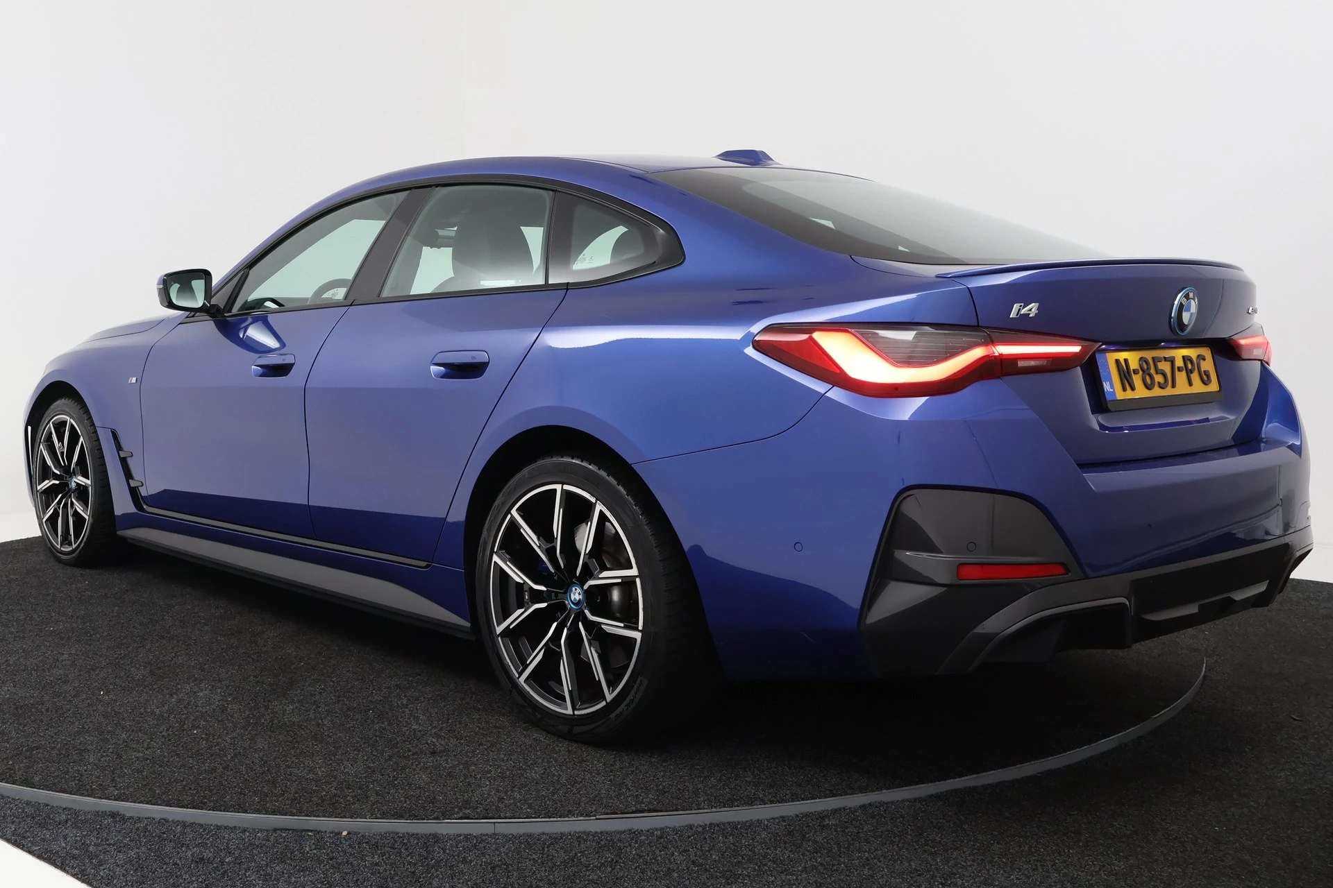 Hoofdafbeelding BMW i4