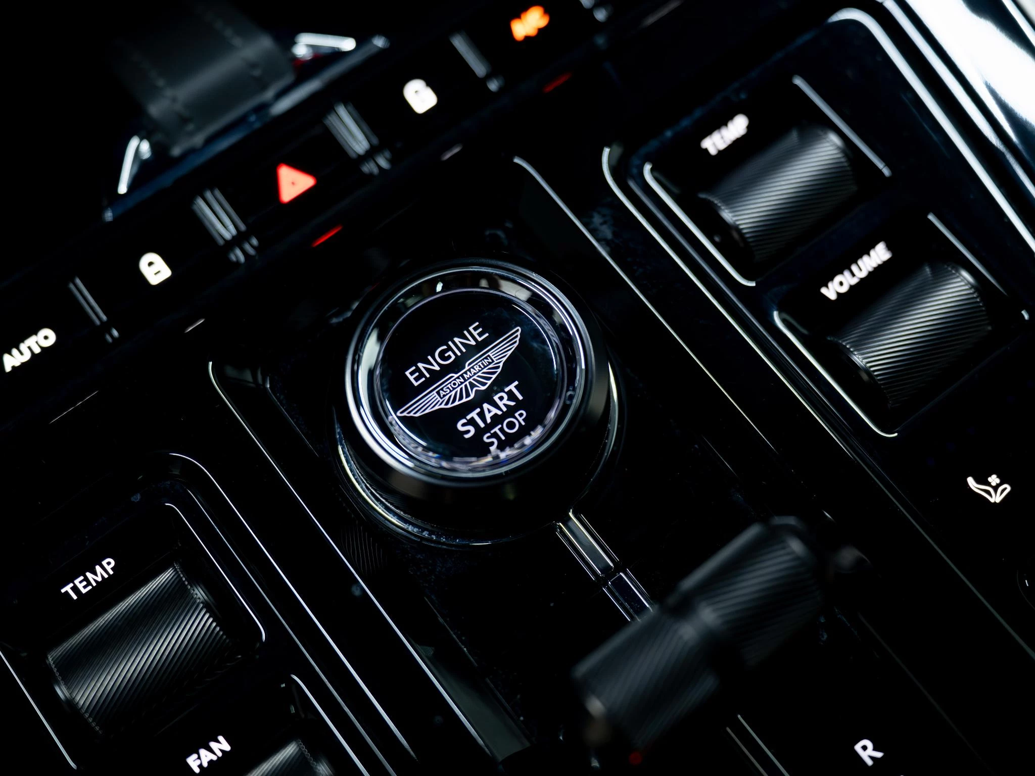Hoofdafbeelding Aston Martin DBX