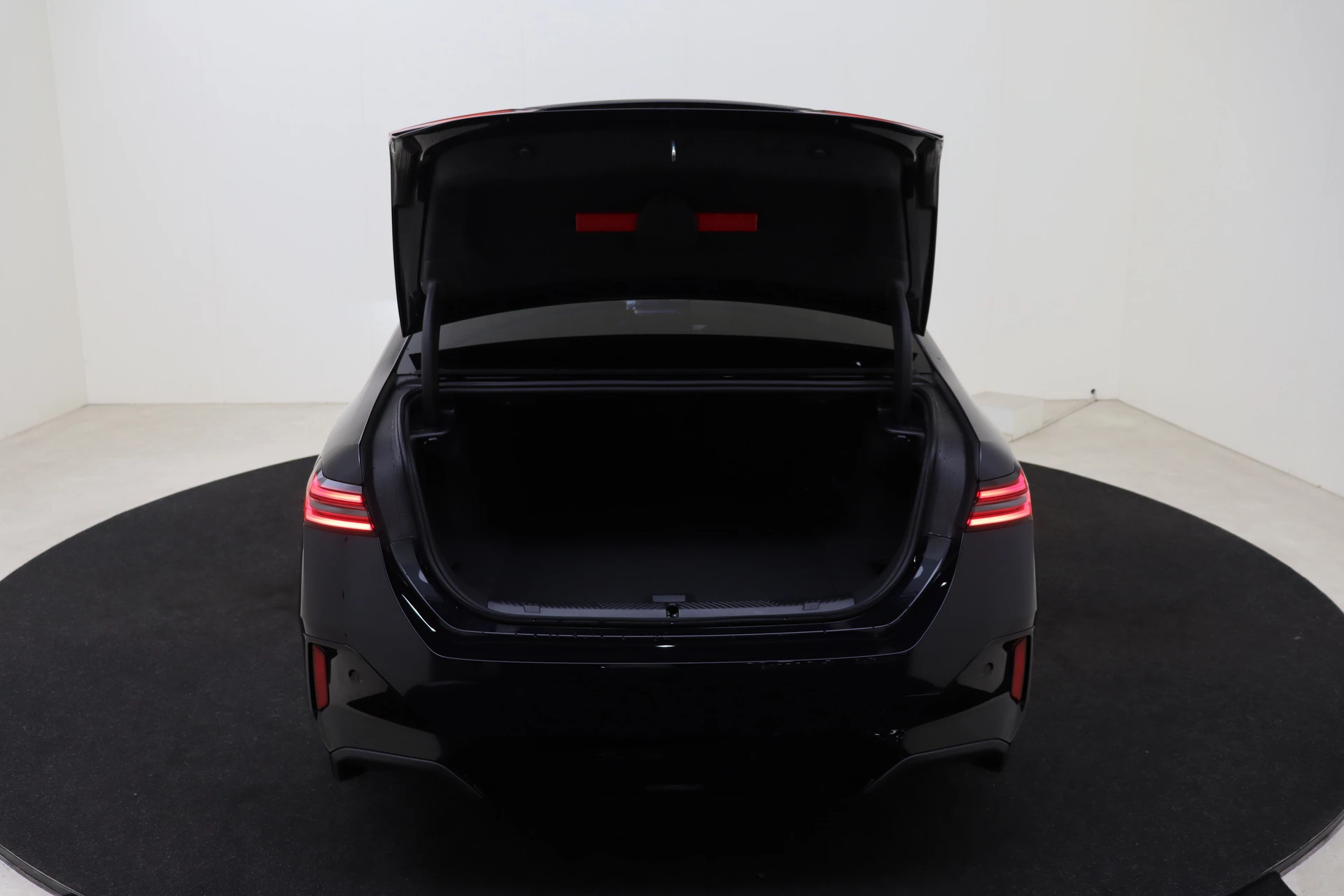 Hoofdafbeelding BMW i5
