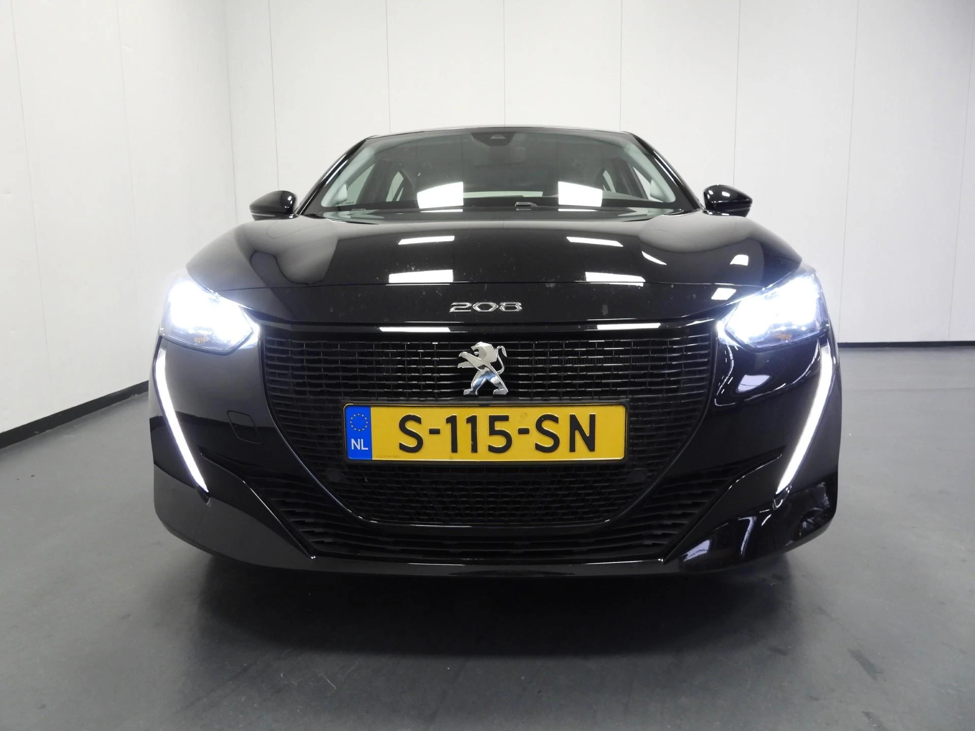 Hoofdafbeelding Peugeot e-208