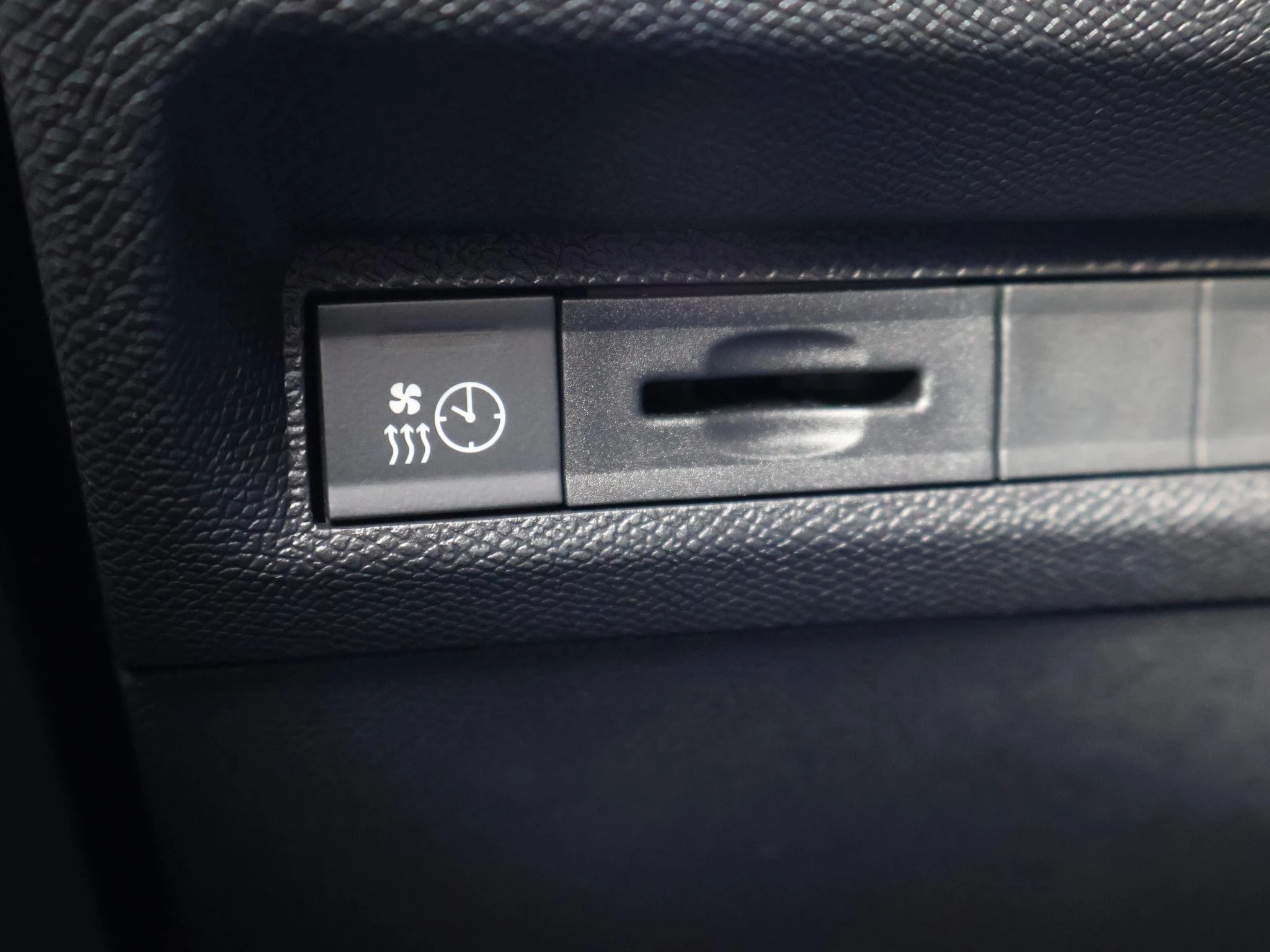 Hoofdafbeelding Peugeot e-308