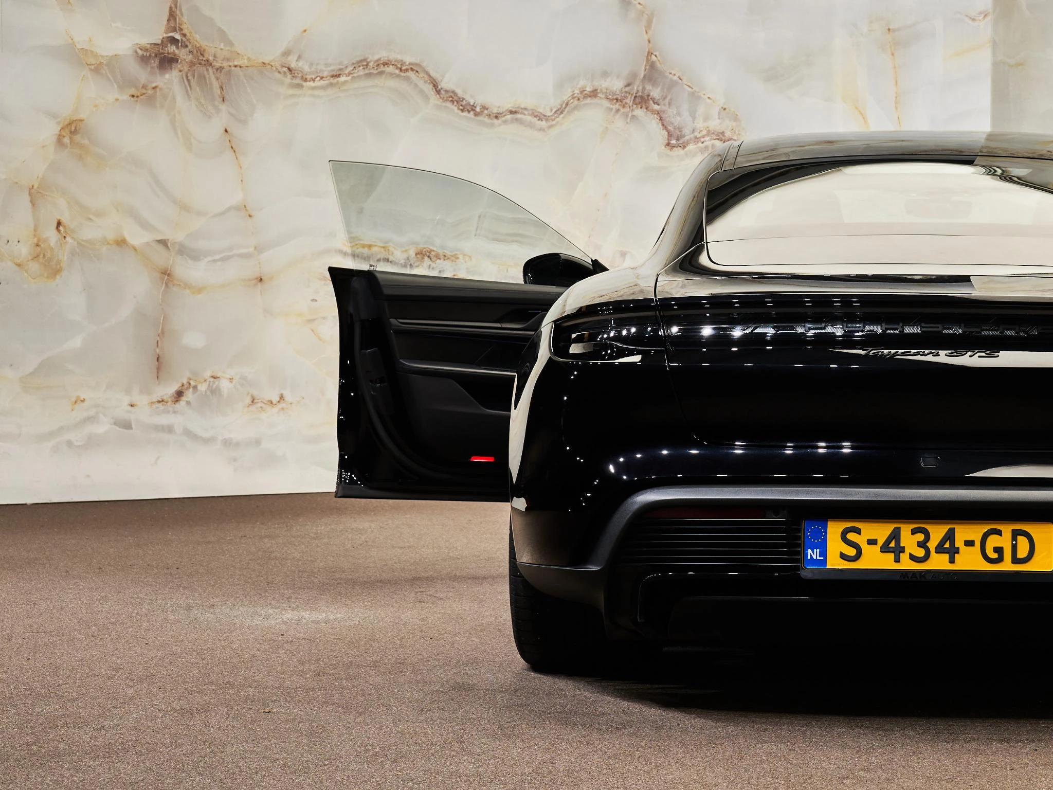 Hoofdafbeelding Porsche Taycan