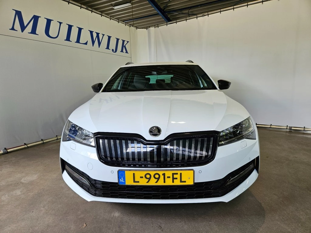 Hoofdafbeelding Škoda Superb